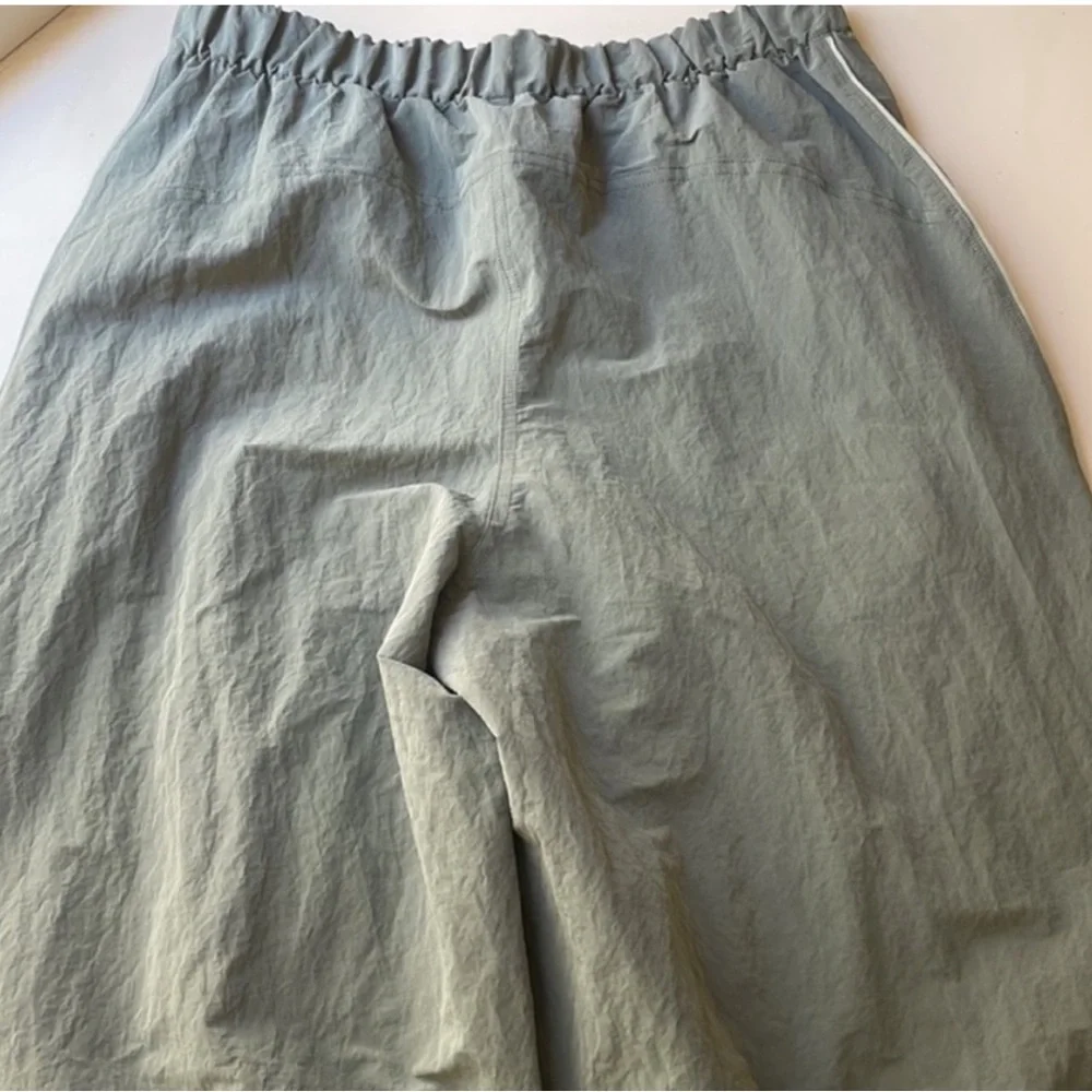 Lululemon Crinkle Nylon Mid-Rise Track Pant Wordmark - Picture 8 of 8